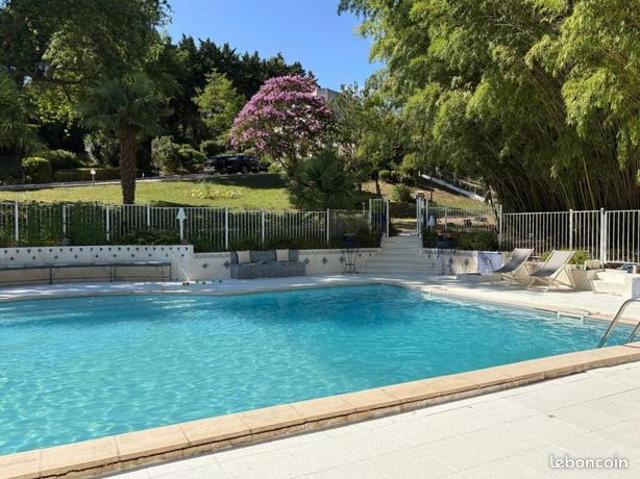 Villa 7 pièces 310 m²