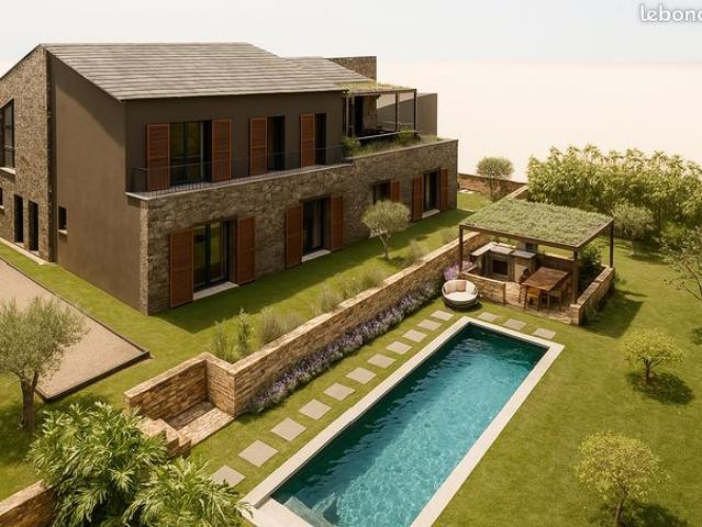 Villa 7 pièces 310 m²