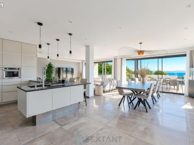 Villa 7 pièces 300 m²