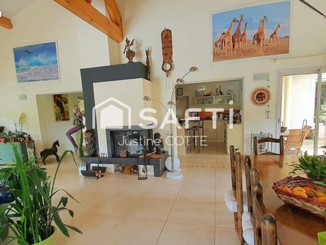 Villa 7 pièces 320 m²