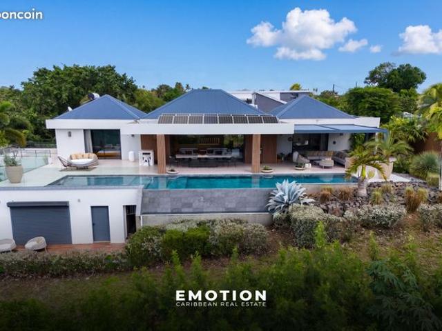 Villa 7 pièces 325 m²