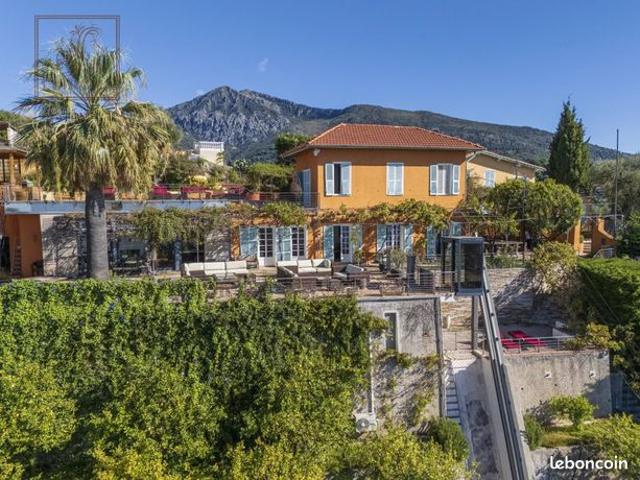 Villa 7 pièces 335 m²