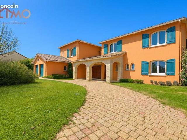 Villa 7 pièces 344 m²