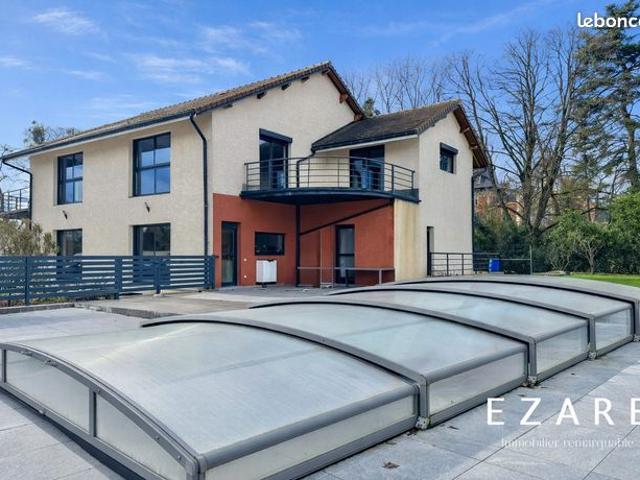 Villa 7 pièces 357 m²