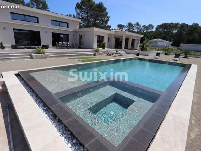 Villa 7 pièces 360 m²