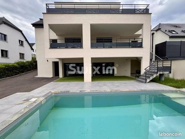 Villa 7 pièces 368 m²