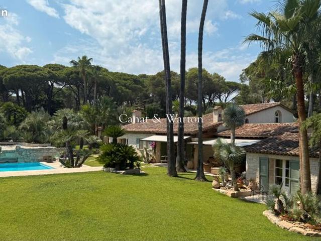 Villa 7 pièces 380 m²