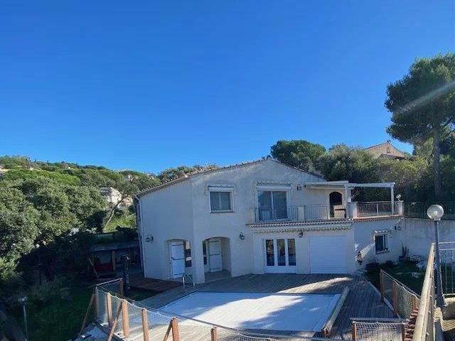 Villa 7 Pièces Avec Piscine Au Lavandou 189m² Le Lavandou