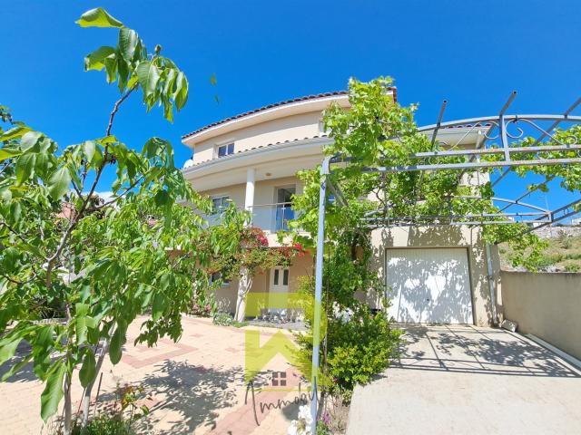 Villa 7 pièces de 180 m2 avec jardin 394 m2 180m² Narbonne