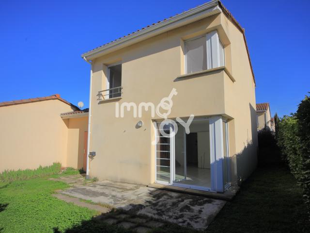 Villa 82 m2, 3 ch, R+1, garage, jardin et parking
