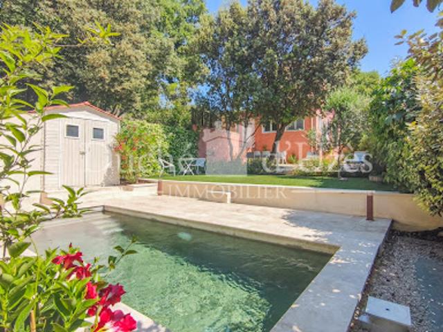 Villa avec piscine et jardin