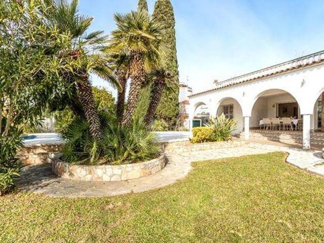 Villa 8 Dormitorio Girona CataluñaCatalonia ES98303689
