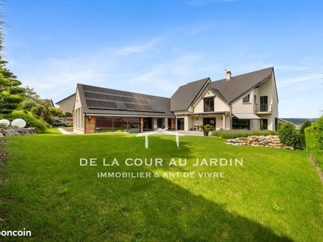 Villa 8 pièces 407 m²