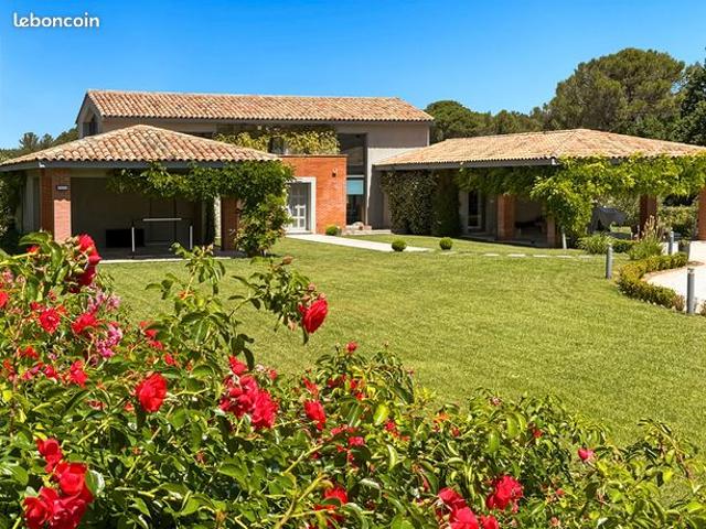 Villa 8 pièces 460 m²