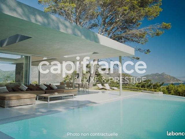 Villa 8 pièces 900 m²