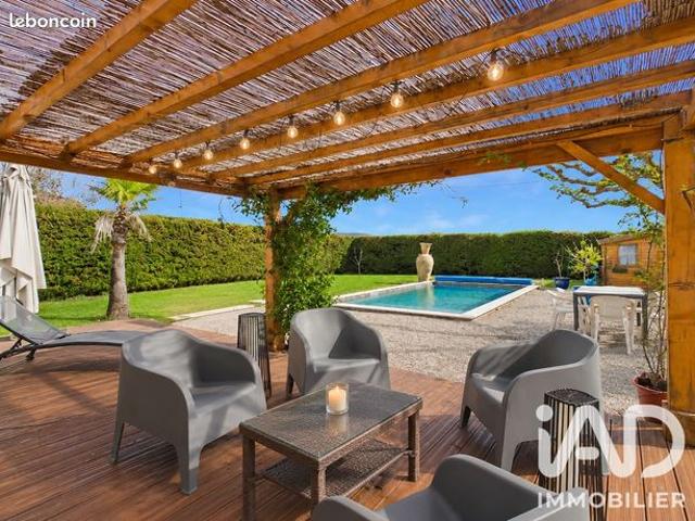 Villa 8 pièces 140 m²