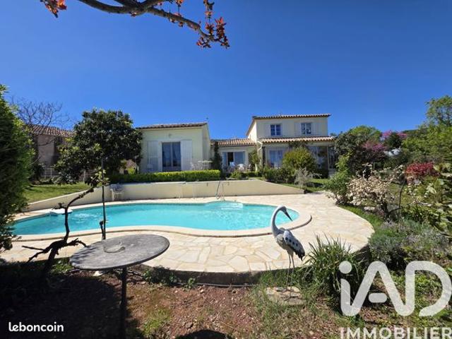 Villa 8 pièces 146 m²