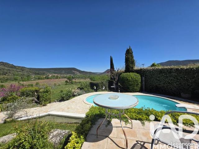 Villa 8 pièces 146 m²