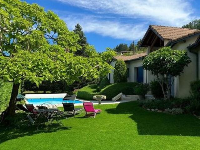Villa 8 pièces 150 m²