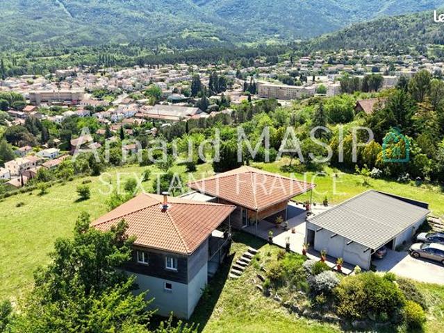 Villa 8 pièces 150 m²