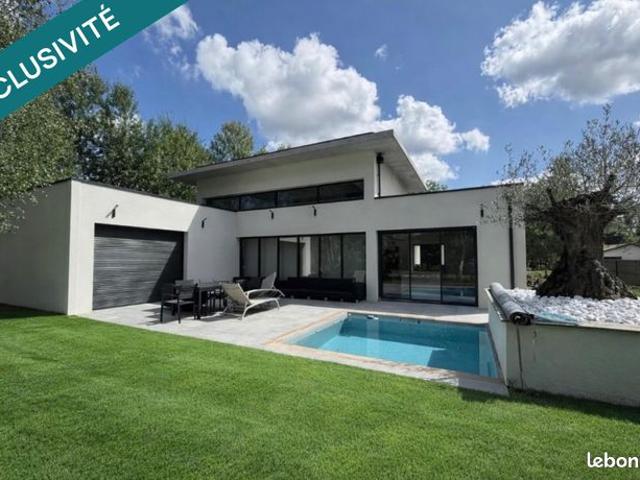 Villa 8 pièces 153 m²