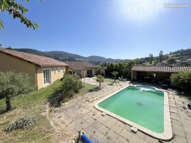 Villa 8 pièces 154 m²