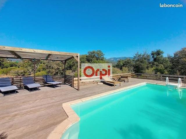 Villa 8 pièces 156 m²