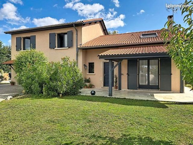Villa 8 pièces 157 m²