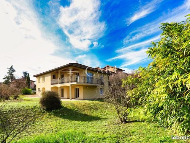 Villa 8 pièces 157 m²