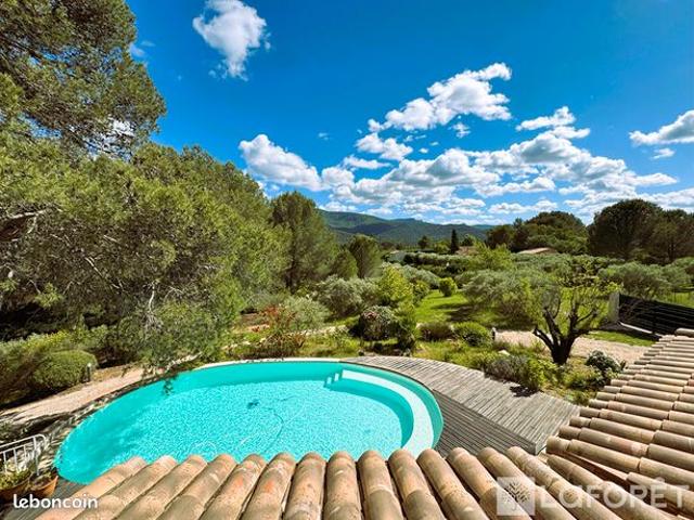 Villa 8 pièces 157 m²