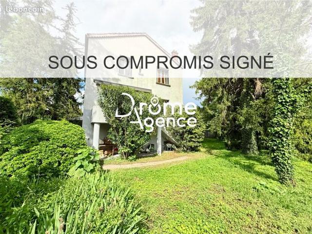 Villa 8 pièces 159 m²