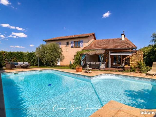 Villa 8 pièces 160 m²