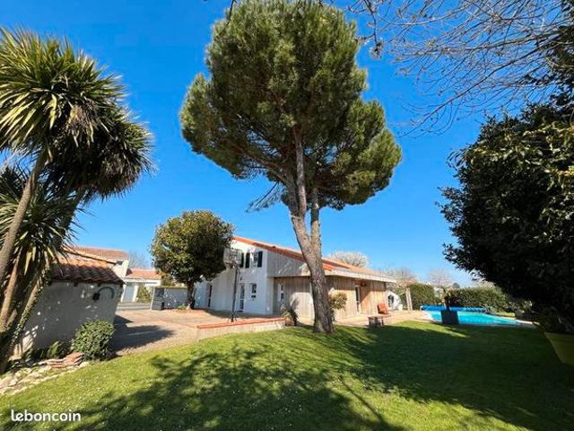 Villa 8 pièces 160 m²