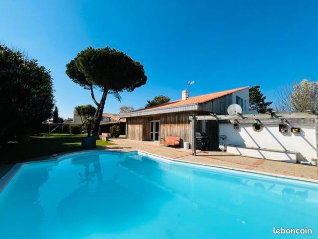 Villa 8 pièces 160 m²