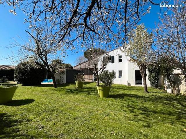 Villa 8 pièces 160 m²