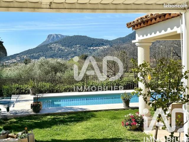 Villa 8 pièces 161 m²