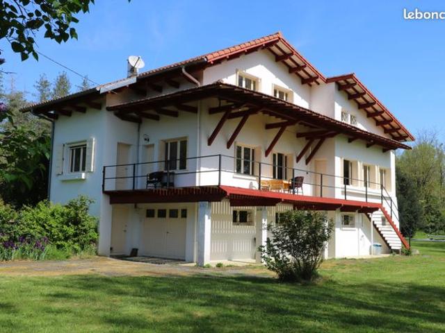 Villa 8 pièces 163 m²