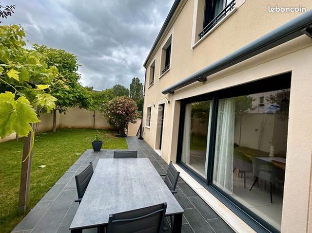 Villa 8 pièces 165 m²