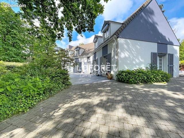 Villa 8 pièces 165 m²