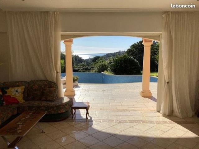 Villa 8 pièces 165 m²