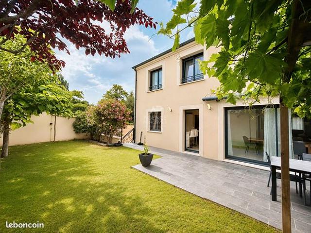 Villa 8 pièces 165 m²