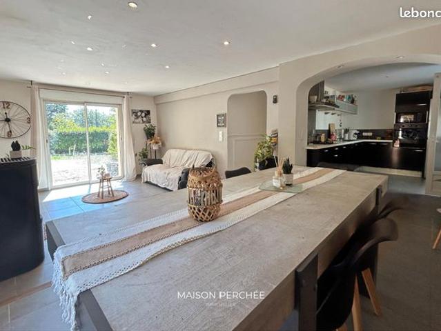 Villa 8 pièces 167 m²
