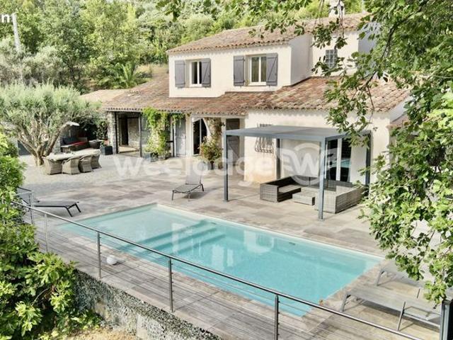 Villa 8 pièces 169 m²