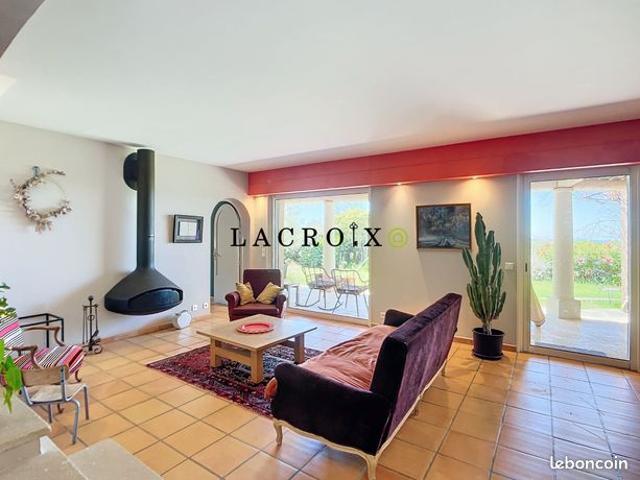 Villa 8 pièces 170 m²