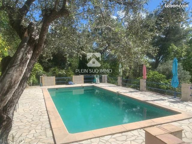 Villa 8 pièces 170 m²