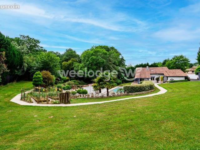 Villa 8 pièces 170 m²