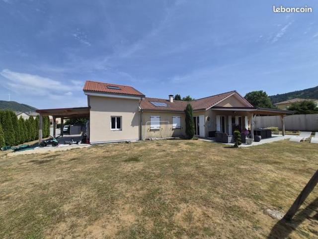 Villa 8 pièces 172 m²