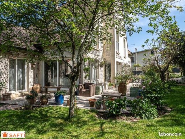 Propriété 8 pièces 175 m²