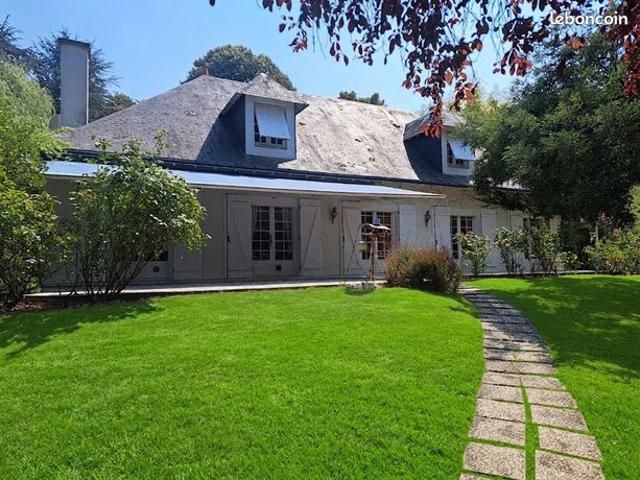 Villa 8 pièces 179 m²