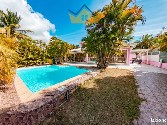 Villa 8 pièces 179 m²